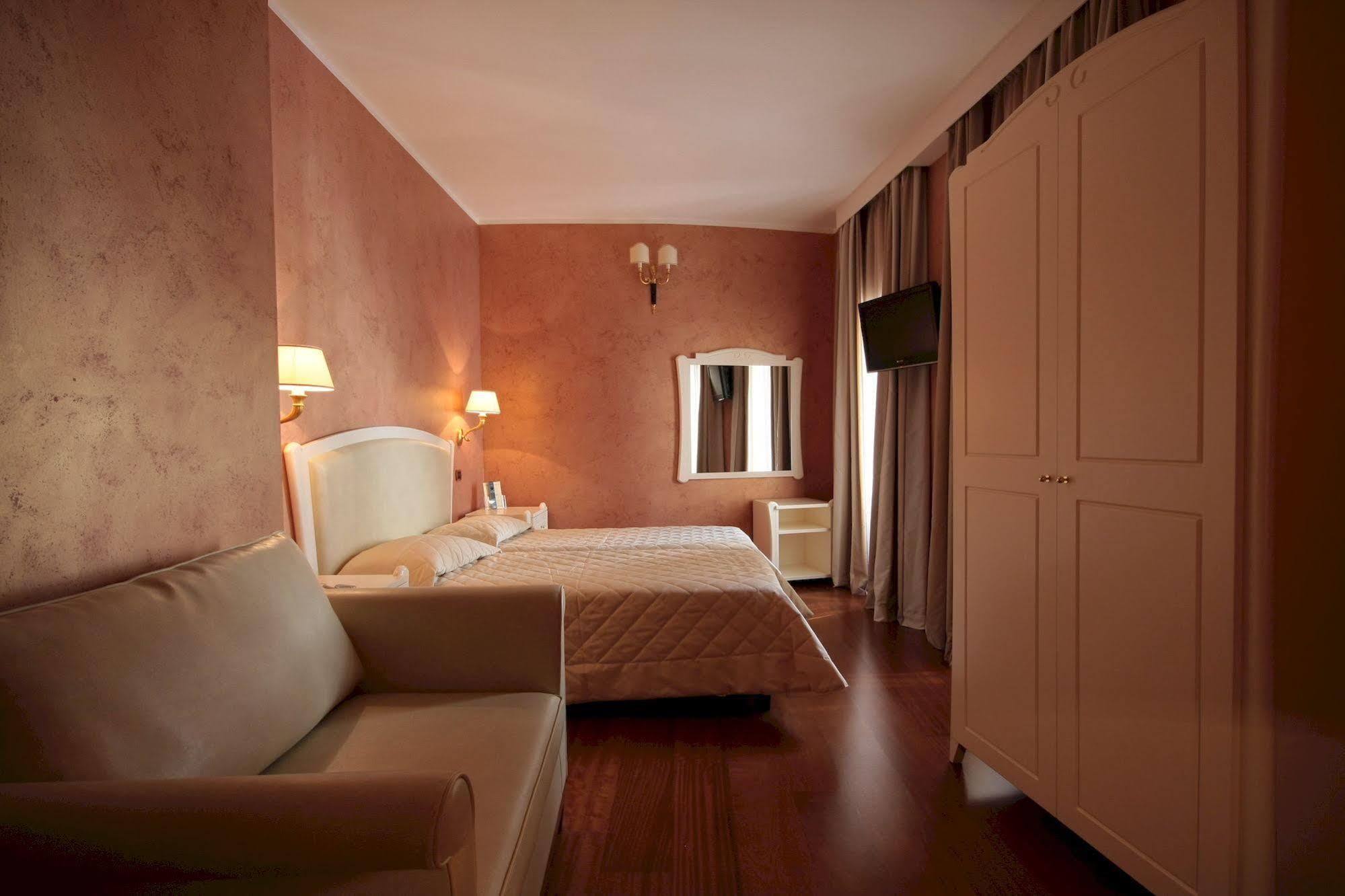 Hotel Rojan Sulmona Exterior foto