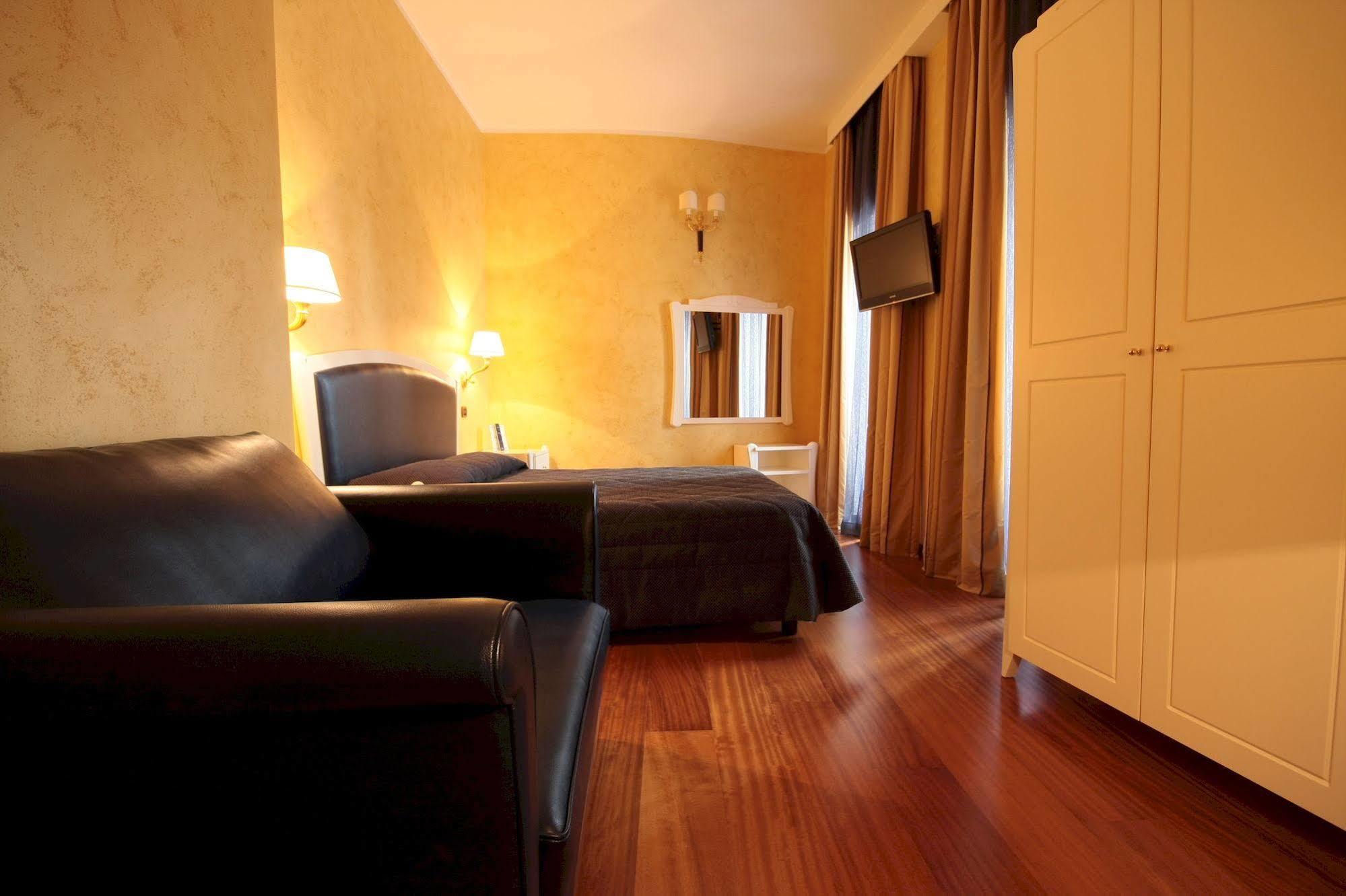 Hotel Rojan Sulmona Exterior foto