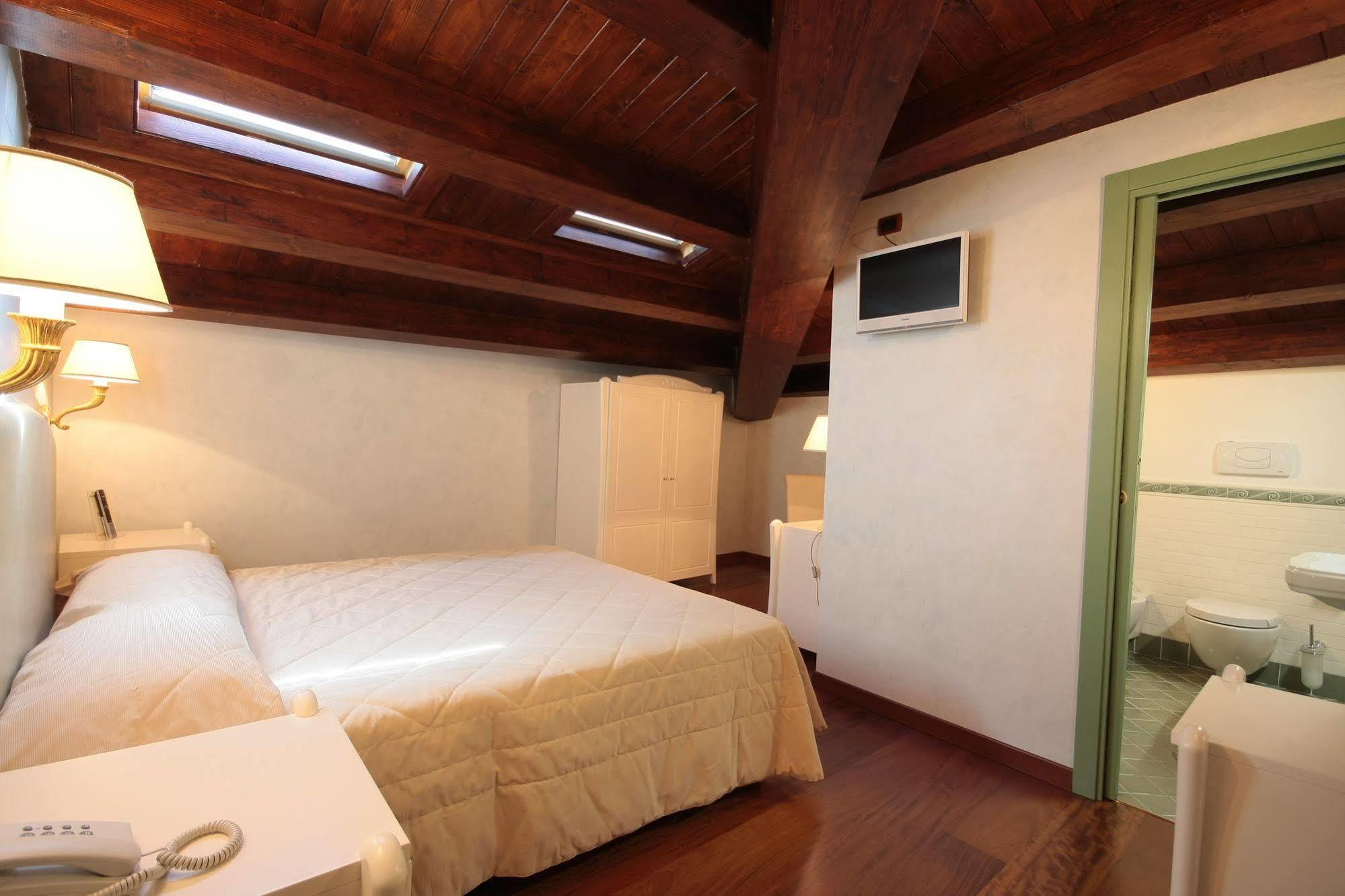 Hotel Rojan Sulmona Exterior foto
